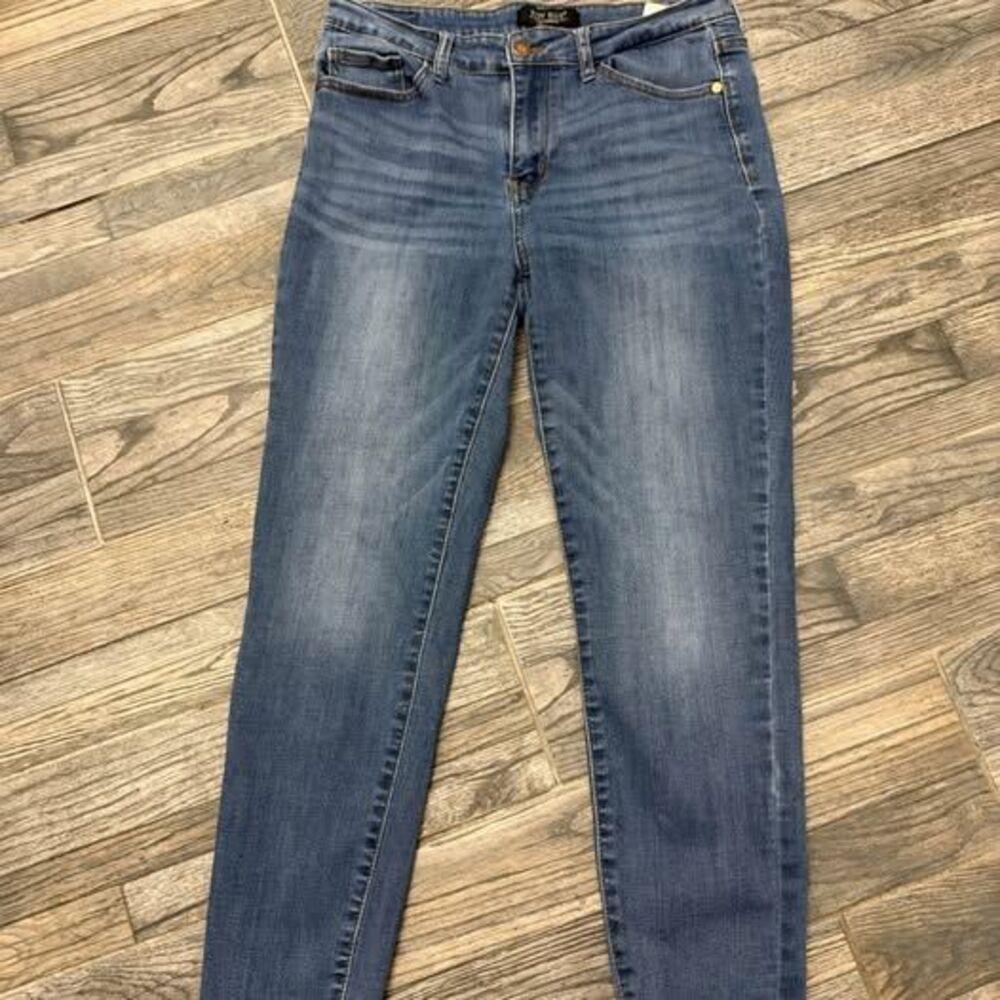 Judy Blue Women’s Crop Jeans - size 30